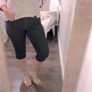NYDJ size 6 Petite blue Capri crop jean shorts